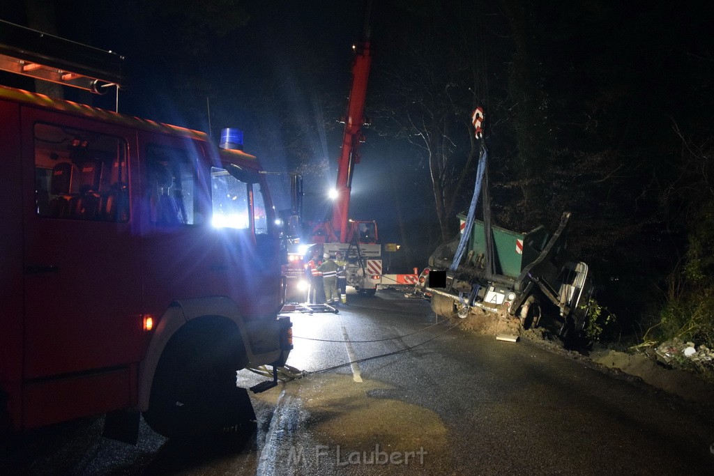 Container LKW umgestuerzt Koeln Brueck Bruecker- Dellbruecker Mauspfad P513.JPG - Miklos Laubert